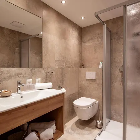 Pensionat Aschenwald 3*